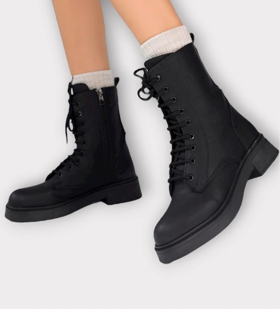 Liger Kaydırmaz Taban Fermuarlı Postal Kadın Bot Si̇yah - model görseli
