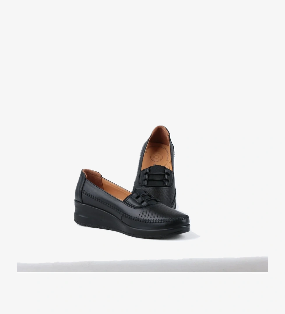 Castle Black 42768-1 Kadın Günlük Hakiki Deri Ortopedik Ayakkabı model görseli