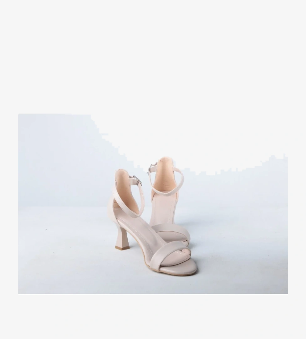 Ayakkabımood Cc 6 Cm Topuklu Bayan Tek Bant Ayakkabı model görseli