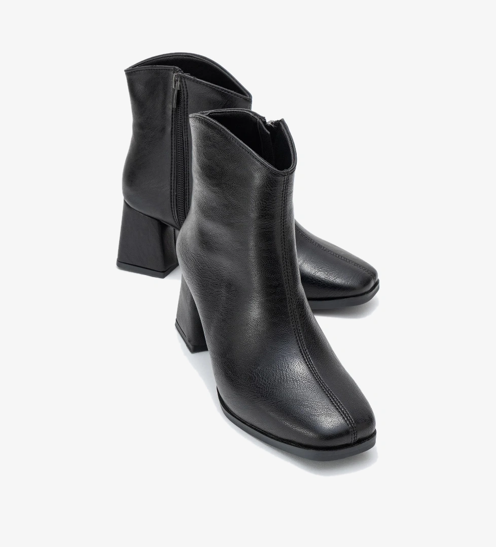 Ccway Kadın Sade Küt Burunlu Topuklu Bot SİYAH CİLT model görseli