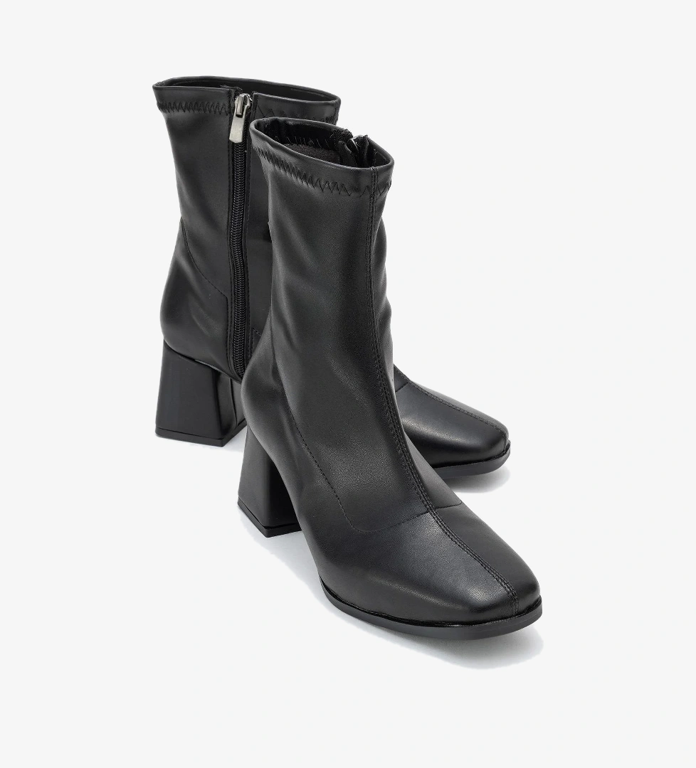 Ccway Kadın Sade Streçli Küt Burunlu Topuklu Bot SİYAH CİLT model görseli