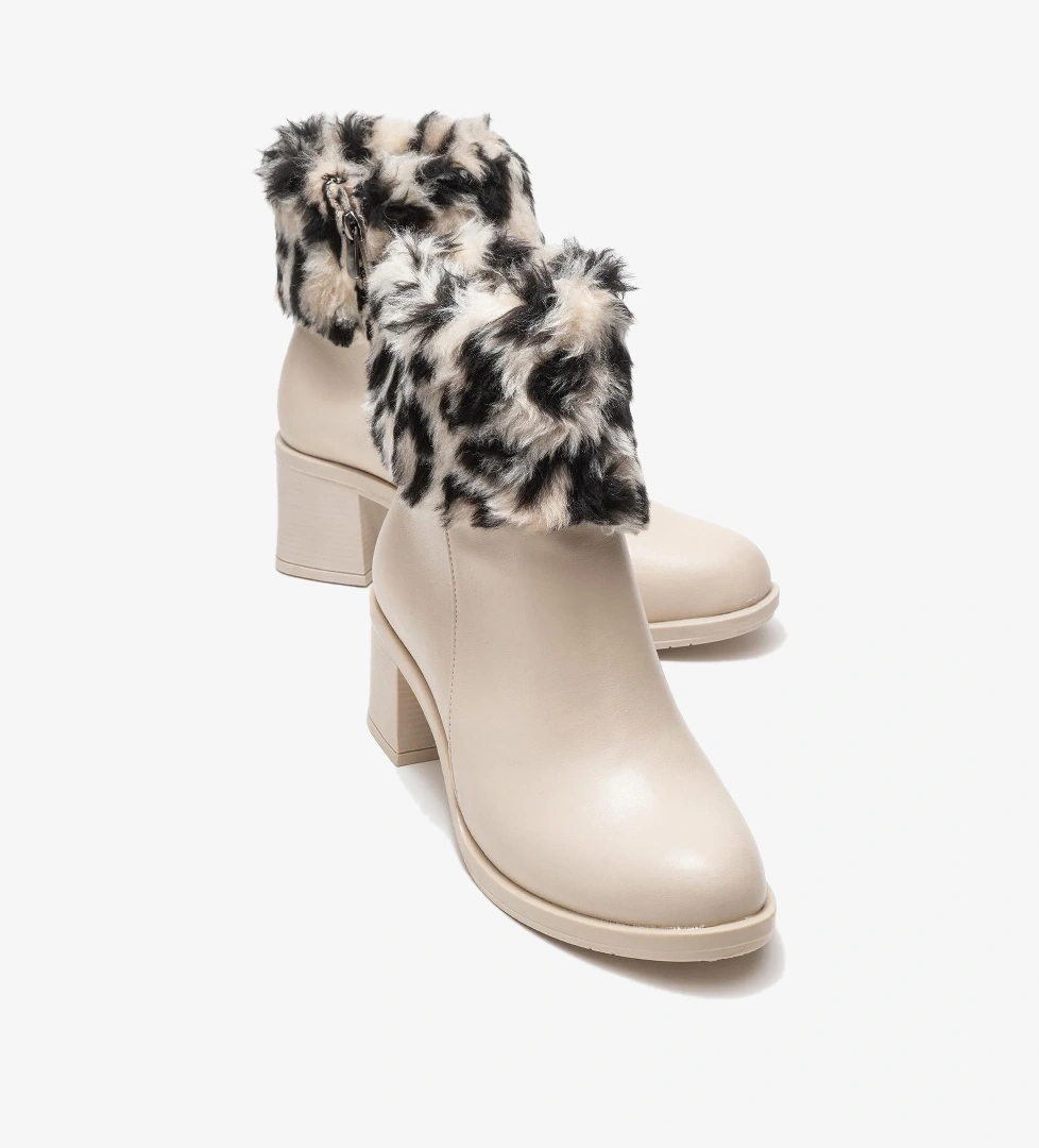 Ccway Kadın Topuklu Kürklü Boğazlı Bot Ci̇lt model görseli