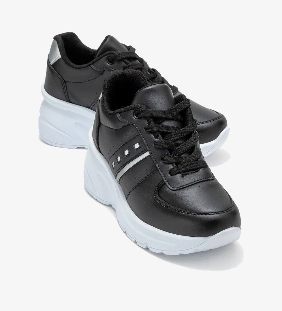 Kadın Spor Ayakkabı; SİYAH BEYAZ TABAN