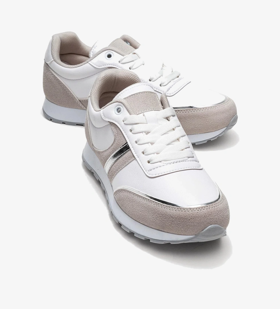 Ccway Bağcıklı Kadın Spor Ayakkabı ; model görseli