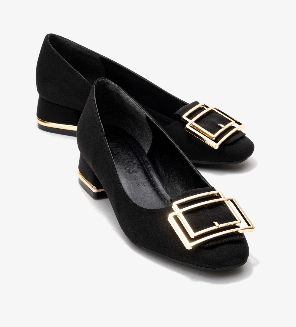 Ccway Kadın Gold Aksesuarlı Babet; SİYAH ZRA model görseli