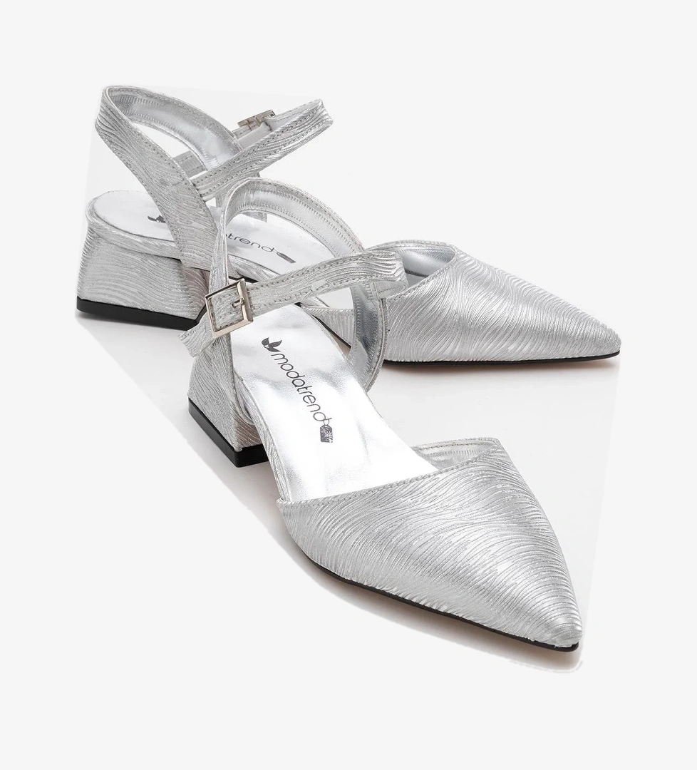 Ccway Kadın Topuklu Ayakkabı Si̇yah Gümüş Dalgali Ci̇lt model görseli