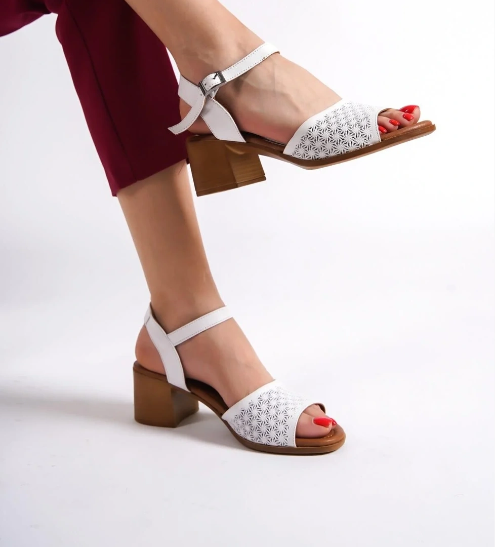 Lita Hakiki Deri Beyaz Kalın Topuklu Günlük Sandalet