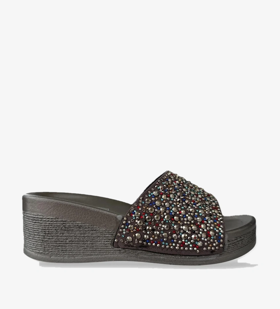 Kadın Günlük Terlik Taşlı Dolgu Topuk Şık Yazlık Ev Plaj Tatil Terliği GÜMÜŞ - Görsel 1