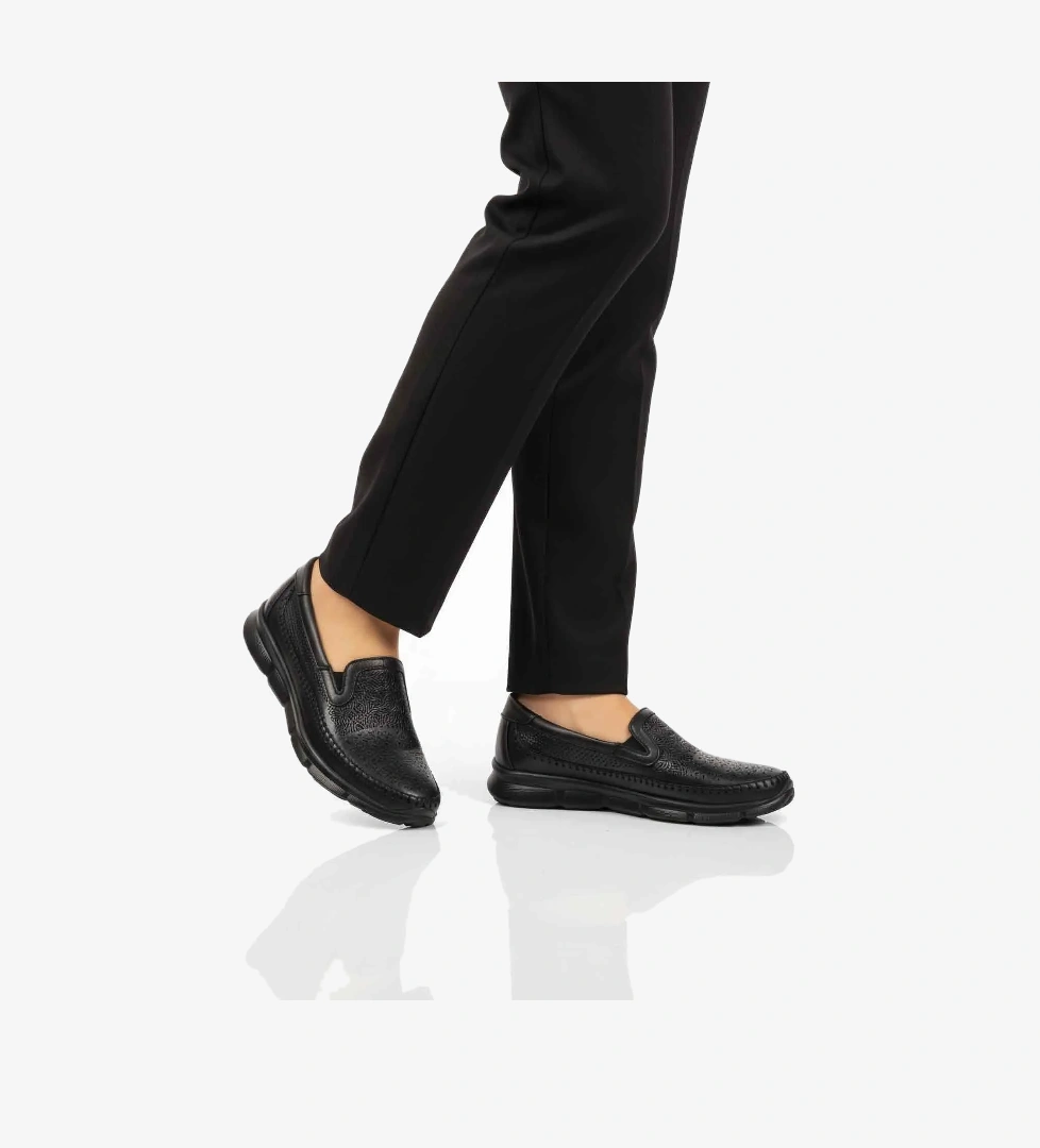 A Spor Aspor Siyah Hakiki Deri Ortopedik Kadın Casual Ayakkabı model görseli