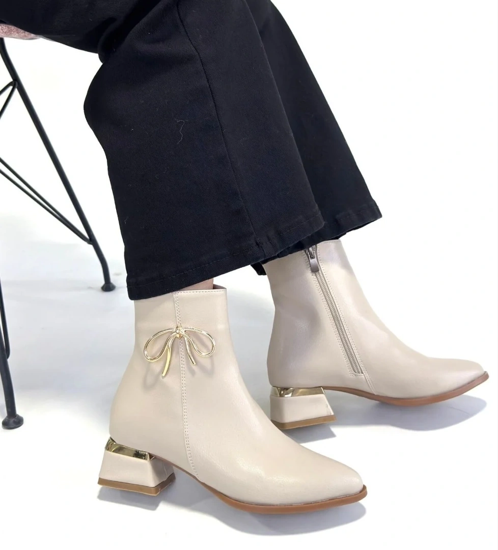 Bej Fermuarlı Kadın Topuklu Bot