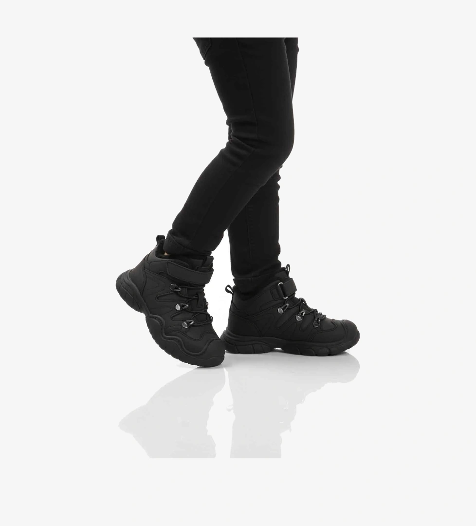 Siyah Kürklü Erkek Çocuk Düz Bot