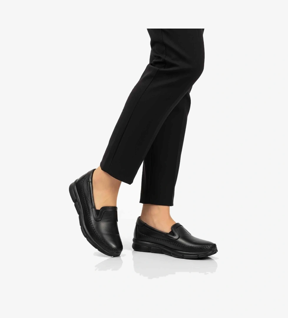 A Spor Aspor Siyah Hakiki Deri Ortopedik Kadın Casual Ayakkabı model görseli