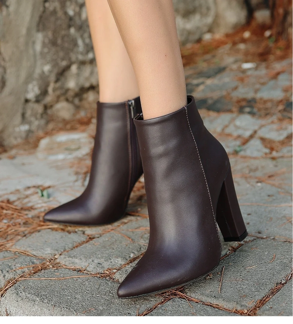 Pabucmarketi Kadın Topuklu Bot model görseli