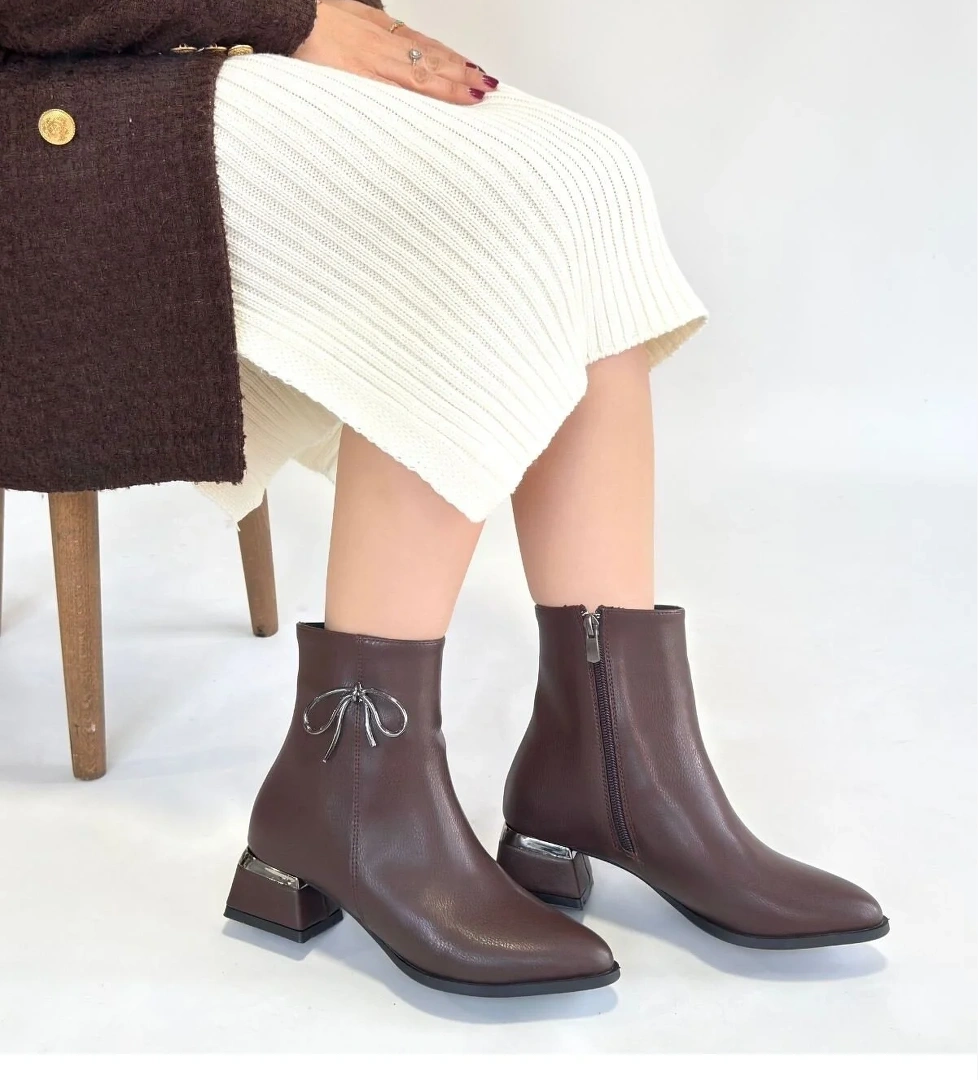 Pabucmarketi Fermuarlı Kadın Topuklu Bot model görseli