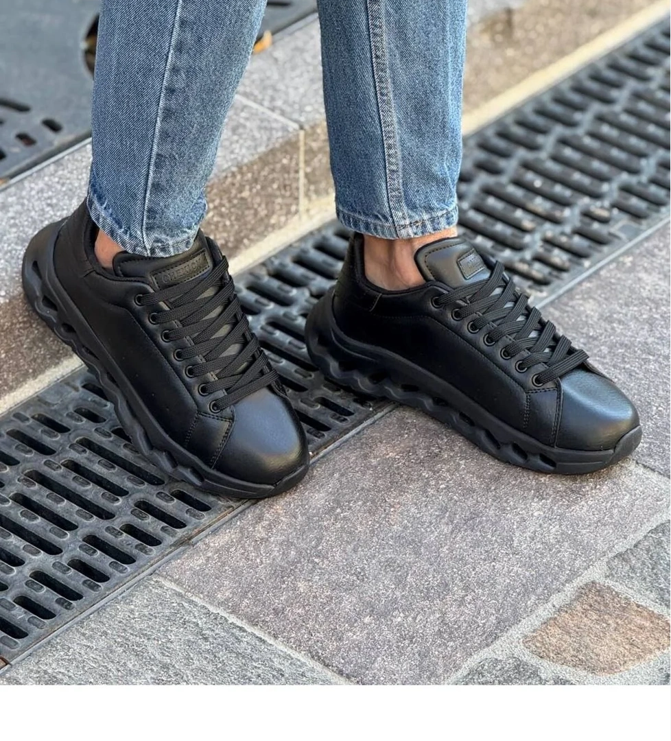 Pabucmarketi Bağcıklı Erkek Sneaker Siyah (Siyah Taban) model görseli