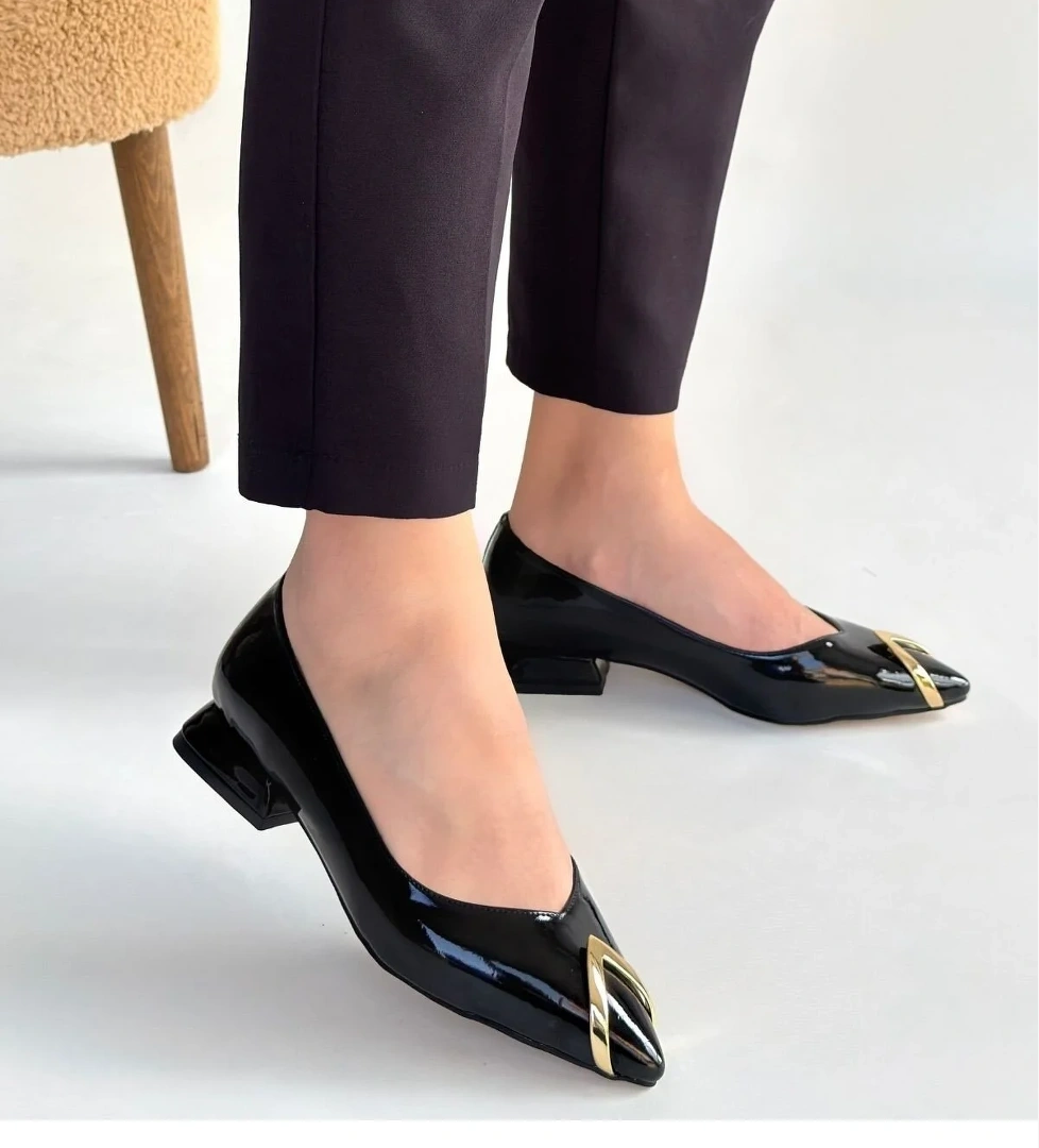 Pabucmarketi Siyah Bej Rugan Kadın Babet Ayakkabı model görseli