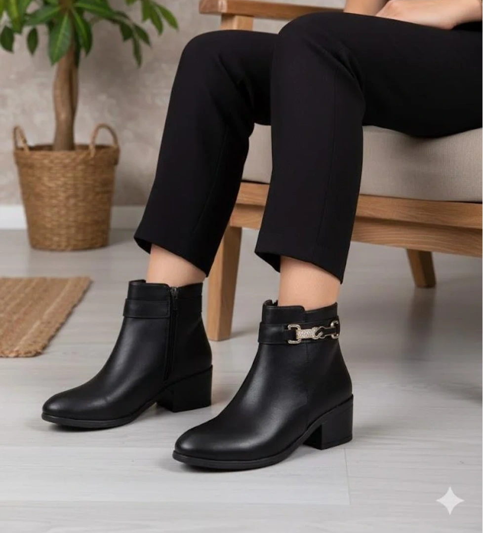 Fort 1092 Rahat Esnek Toka Detaylı Sıcak Astar 4 Cm yüksek Topuk Kadın Bot model görseli