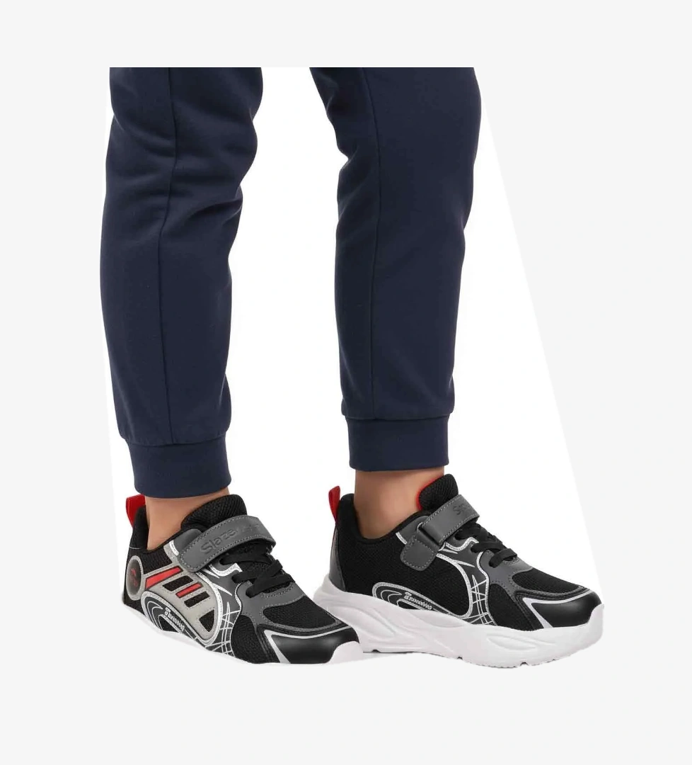 Slazenger Siyah Kırmızı Cırtlı Erkek Çocuk Spor Ayakkabı Kelsy F model görseli