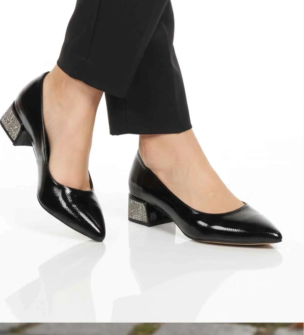 Ayakmod Bej Siyah Kırışık Taş İşlemeli Kadın Abiye Ayakkabı 357180 Z model görseli