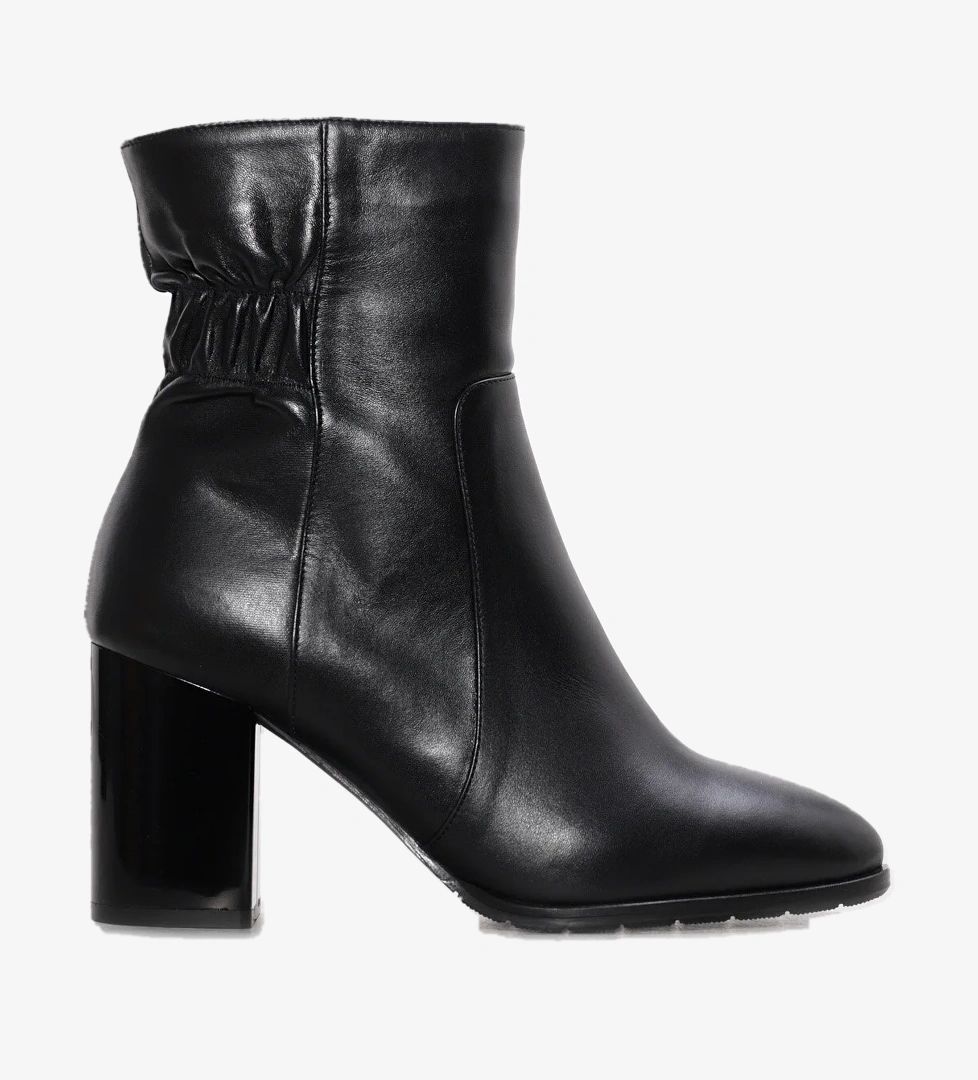 Fast Step Hakiki Deri Kürklü Kadın Klasik Bot 264KZA687 model görseli