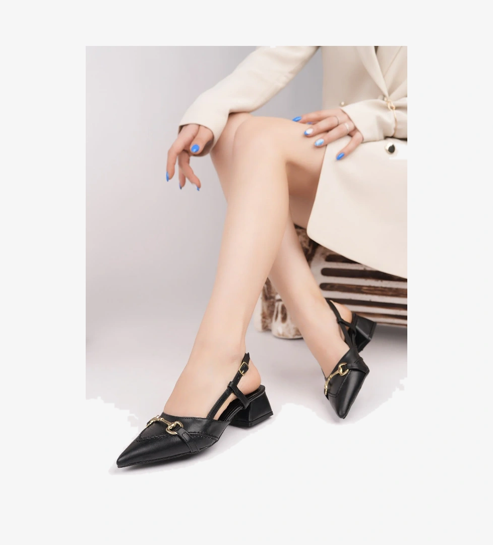 ELVİA Sivri Burun Arkası Açık Metal Aksesuarlı Kadın Kısa Topuklu Ayakkabı - Görsel 1