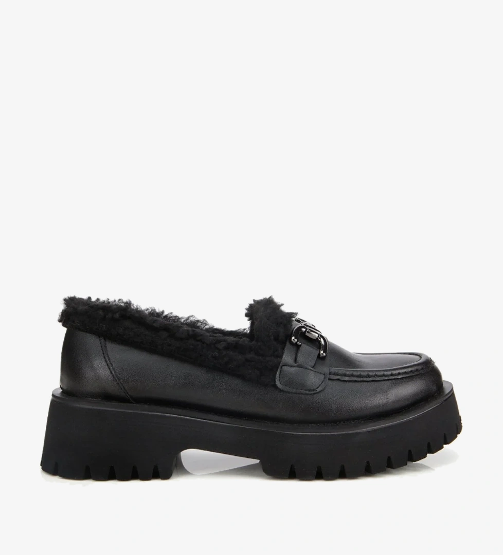Hotiç Kadın Siyah Kürklü Tokalı Kalın Tabanlı Günlük Loafer model görseli