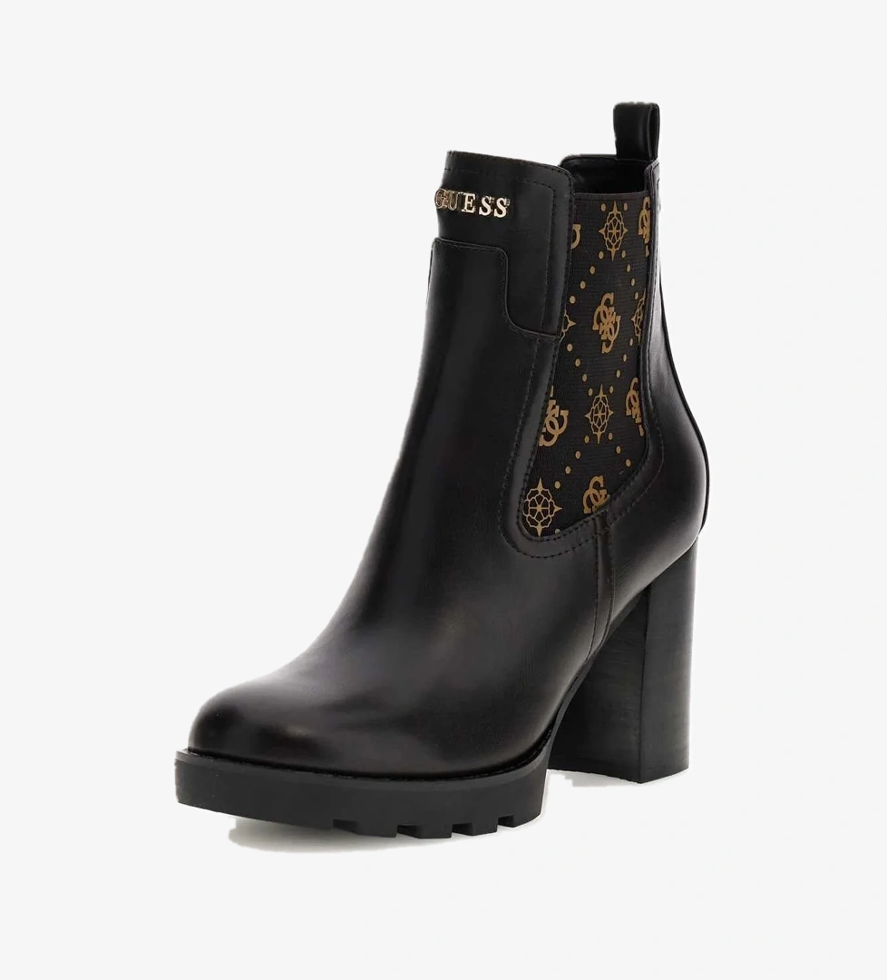 Guess Nealle Kadın Bot model görseli