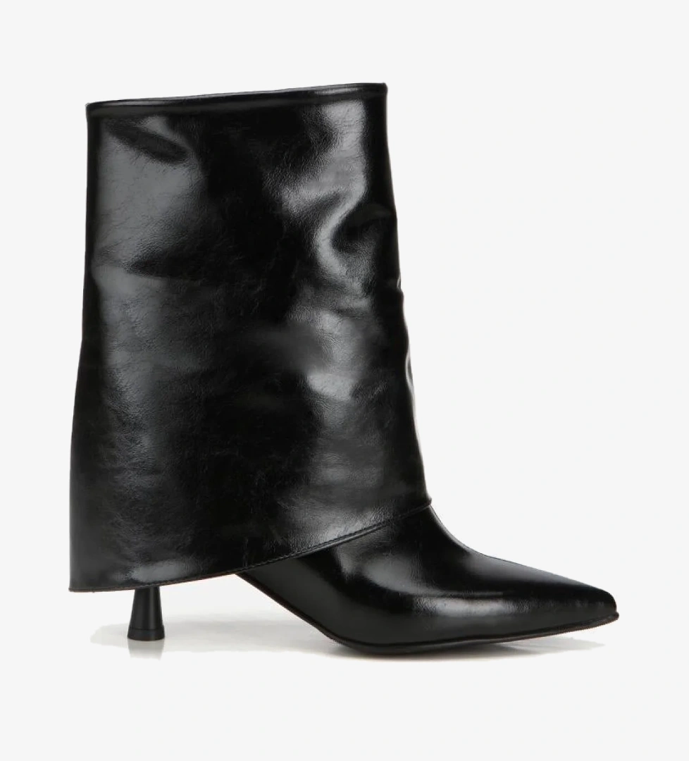 Yaya By Hotiç Kadın Rugan Siyah Pantolon Görünümlü Topuklu Bot model görseli