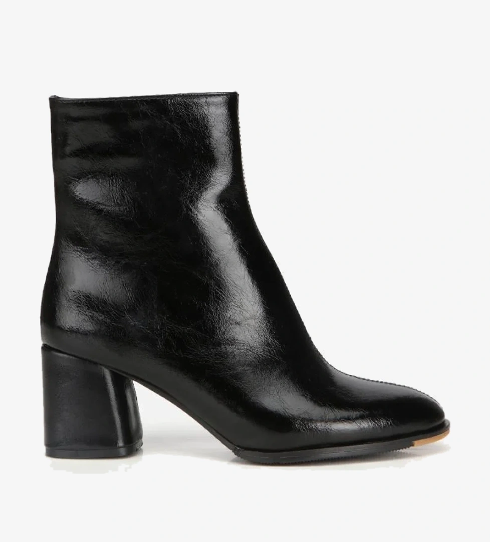 Yaya By Hotiç Kadın Rugan Siyah Fermuarlı Kalın Topuklu Bot model görseli