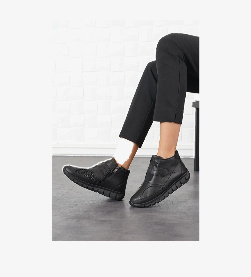 Punto Hakiki Deri Siyah Kemik Çıkıntılı Cırtlı Ortopedik Kadın Anne Bot model görseli