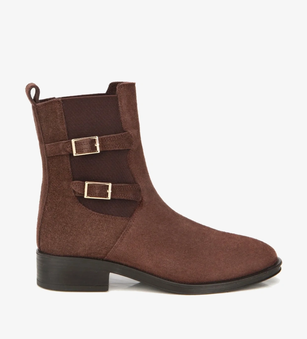 Hotiç Kadın Süet Deri Kahverengi Lastik Detaylı Kemerli Bilekte Düz Bot model görseli