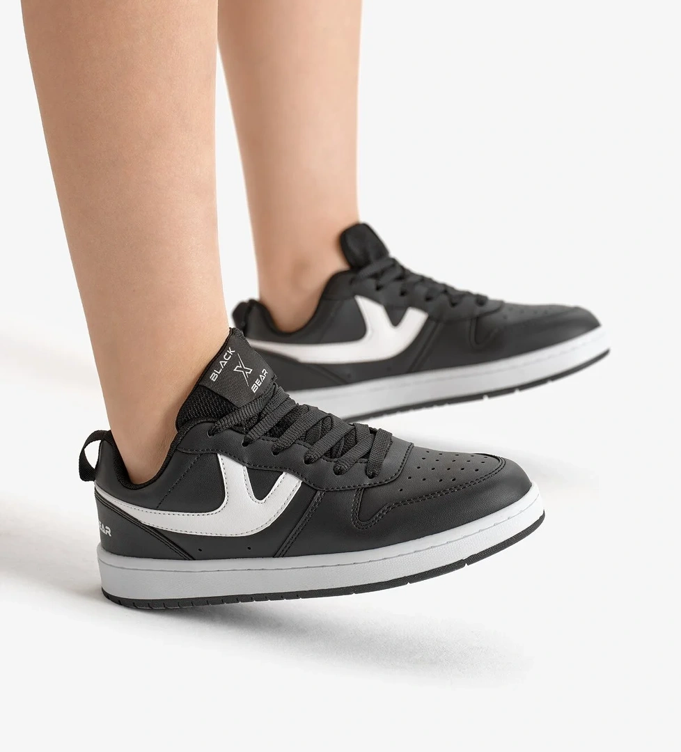 Kadın Siyah Beyaz Termo Taban Şerit Detaylı Bağcıklı Spor Ayakkabı