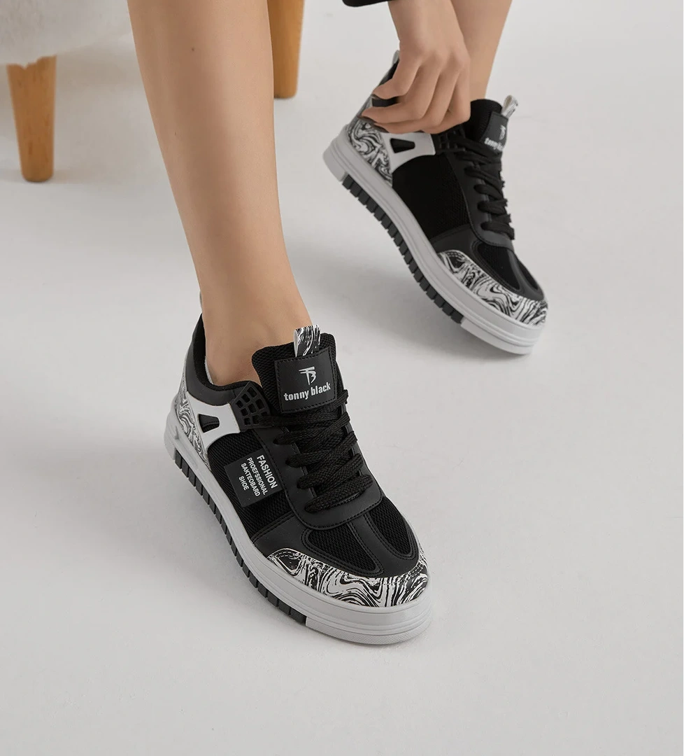 Unisex Siyah Beyaz Termo Taban Desenli Fileli Bağcıklı Spor Ayakkabı