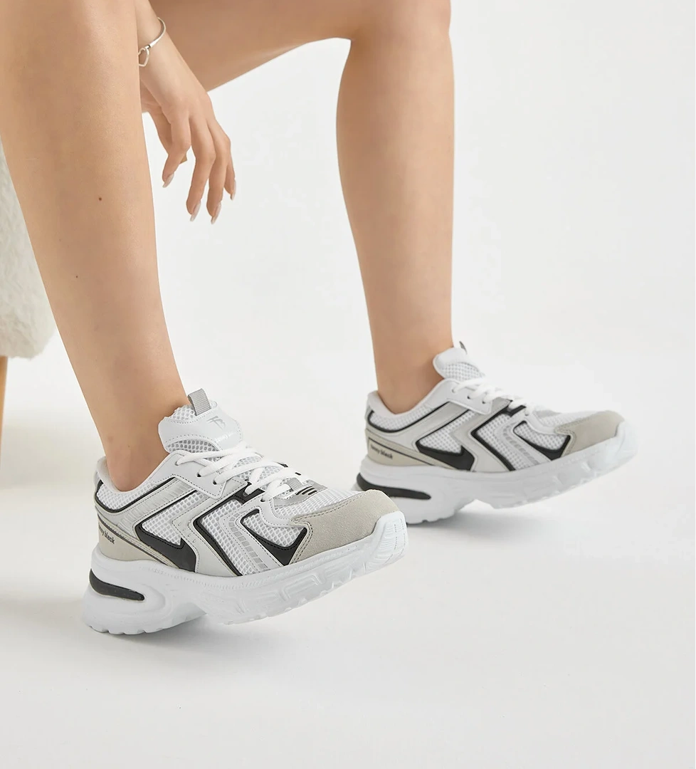 Kadın Beyaz Siyah Kalın Hafif Faylon Taban File Detaylı Bağcıklı Spor Ayakkabı