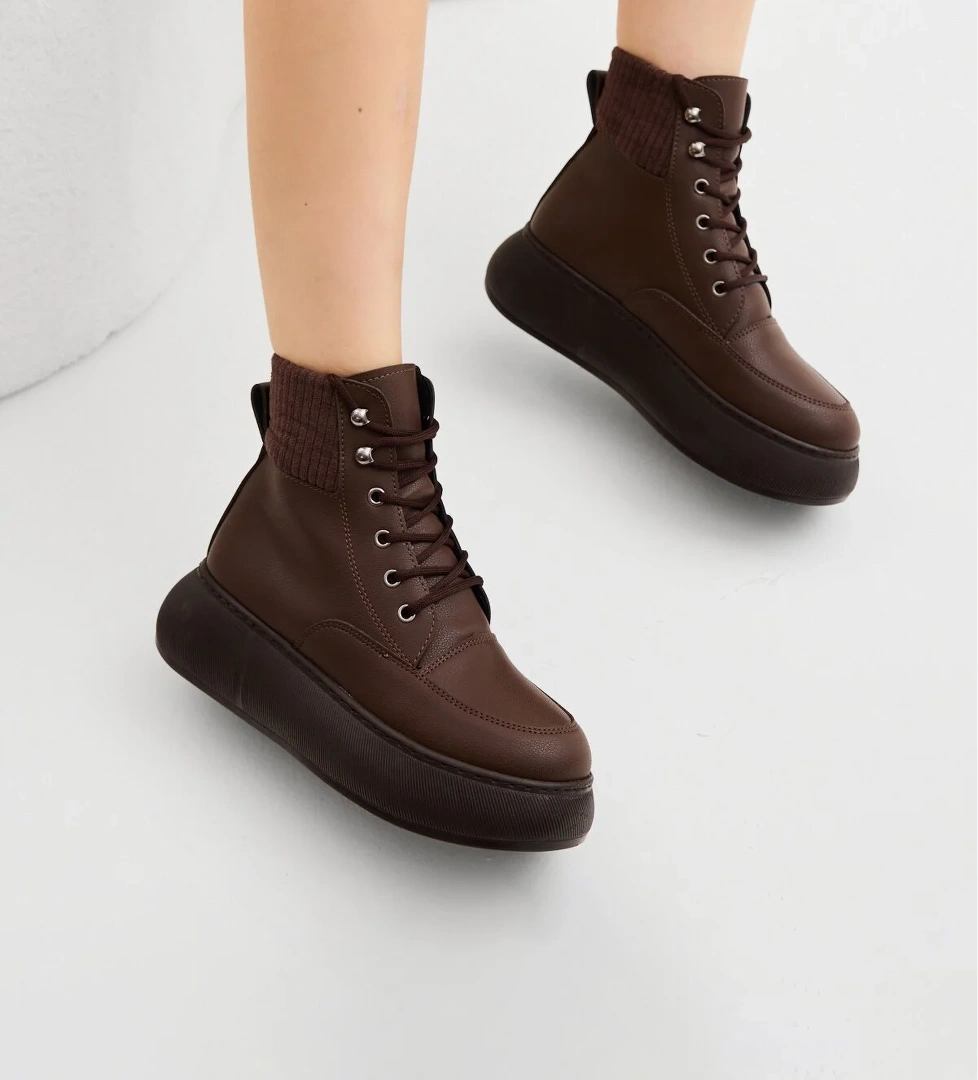 Kadın Kahve Cilt Kalın Poli Taban Lastik Boğazlı Bağcıklı Günlük Bot