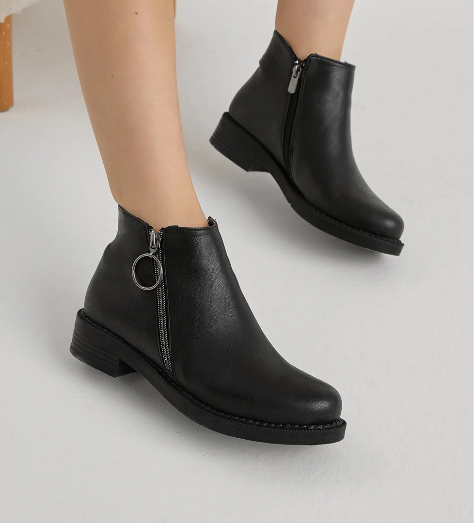 Kadın Siyah Cilt Kalın Termo Taban Yanı Fermuar Detaylı Bot