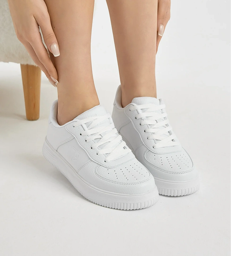 Kadın Beyaz Kalın Faylon Taban Düz Desenli Bağcıklı Spor Ayakkabı