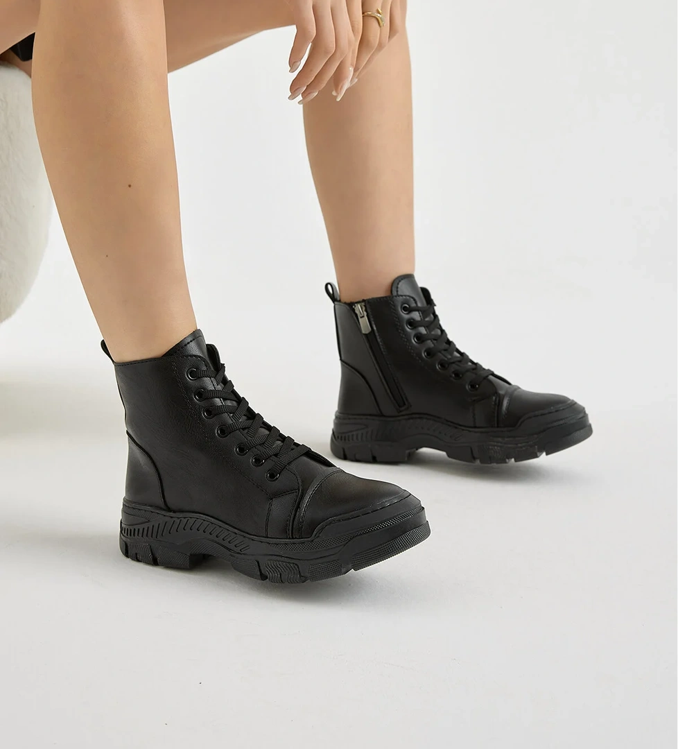 Kadın Siyah Kalın Termo Taban Bağcıklı ve Fermuarlı Günlük Bot