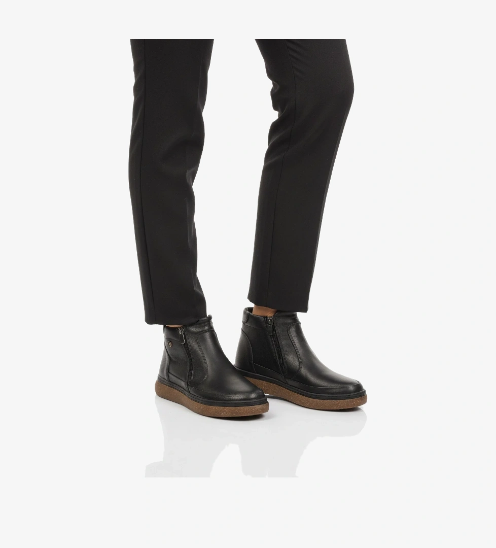 Siyah Hakiki Deri İçi Polarlı Kaymaz Taban Kadın Bot 2707 Z - Görsel 1