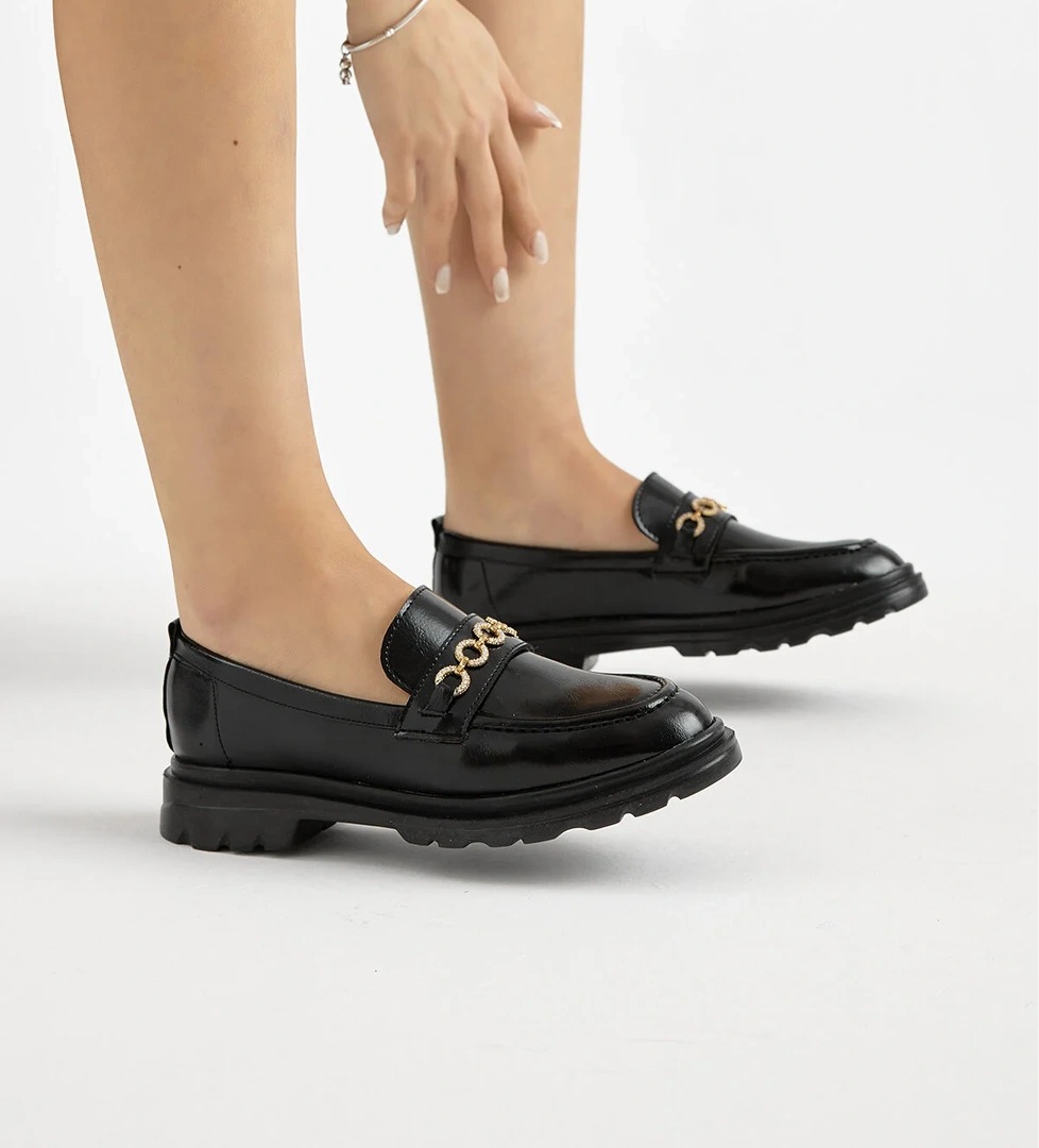 Kadın Siyah Rugan Kalın Poli Taban Zincir Aksesuarlı Günlük Loafer