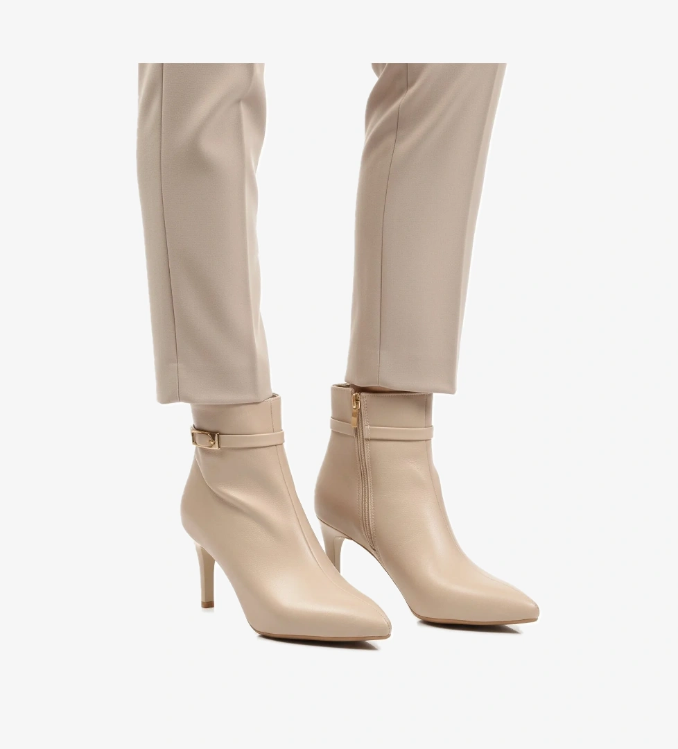 Bej İçi Polarlı İnce Topuklu Fermuarlı Kadın Bot 2611 Z