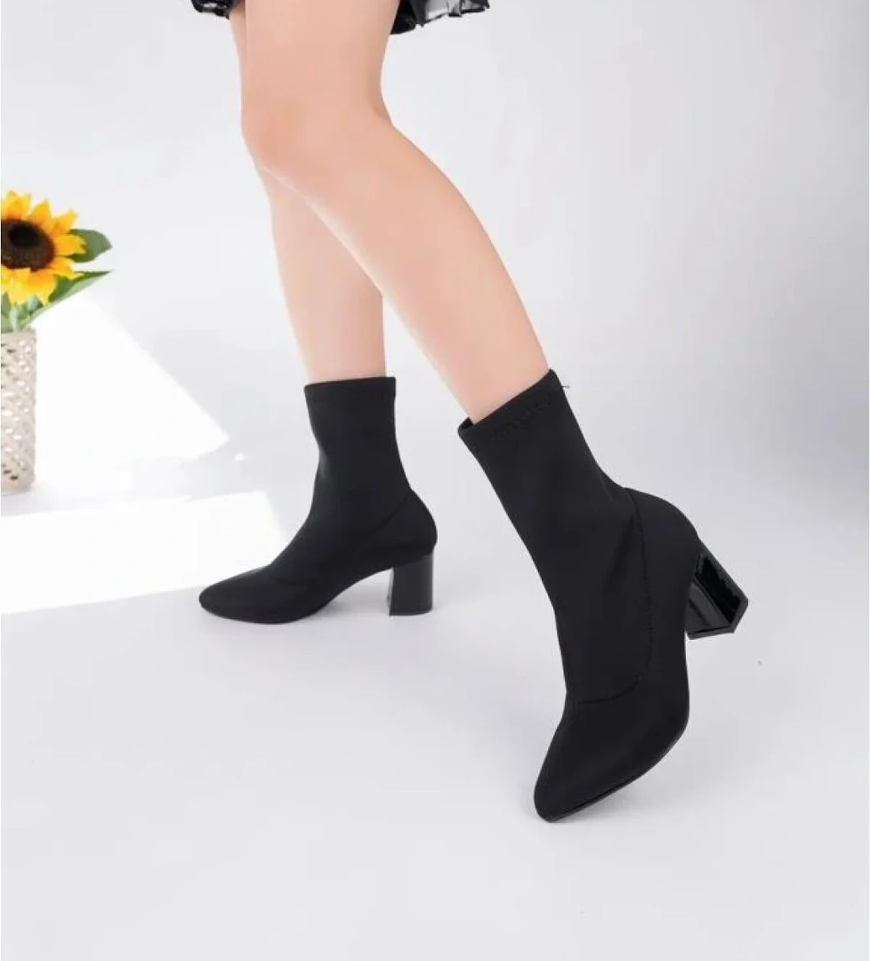 Papuçcity Snyrt 03394 Kadın 6 Cm Topuklu Bot model görseli