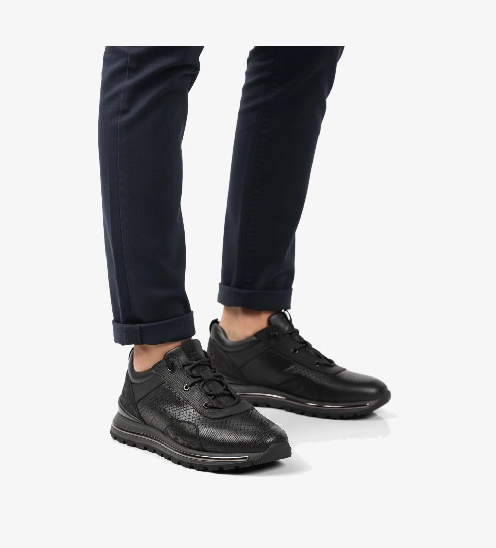 Voyager Siyah Hakiki Deri Elastik Bağcıklı Erkek Casual Ayakkabı M533 M - 4.990₺ - Flo