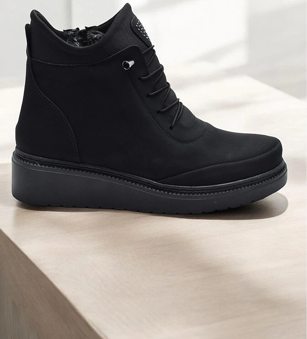 211 Zümrüt Ortopedik Taban Lastik Bağcıklı Fermuarlı İçi Kürklü Siyah Kadın Bot Ayakkabı - Görsel 1