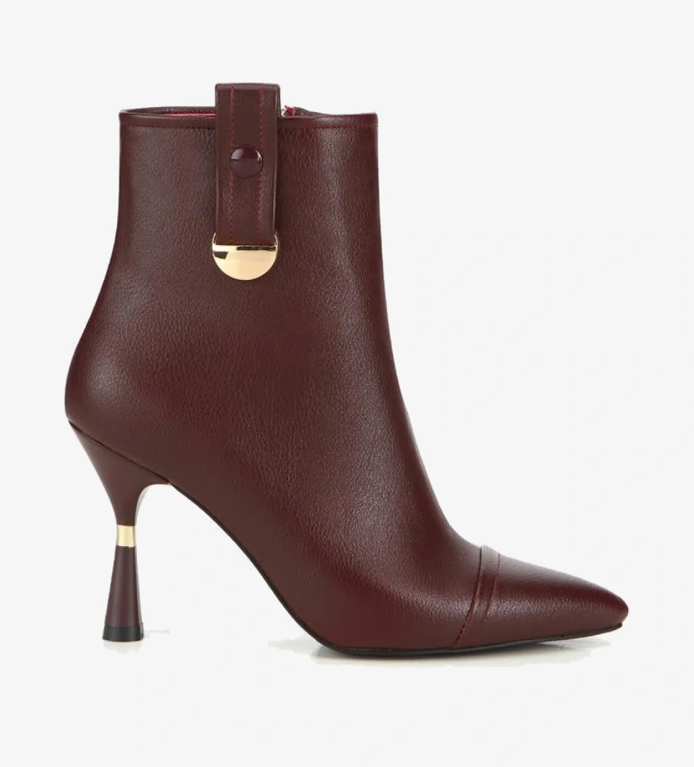 Yaya By Hotiç Kadın Bordo Siyah Dikiş Detaylı Gold Tokalı İnce Topuklu Bot model görseli