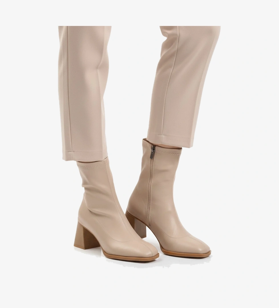 Aspor Bej Polarlı Fermuarlı Streç Kadın Topuklu Bot