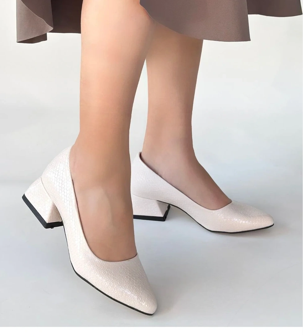 Pabucmarketi Pabucmarketi Bej Rugan Baskılı Kadın Topuklu Ayakkabı | Flo Bej - 1. görsel