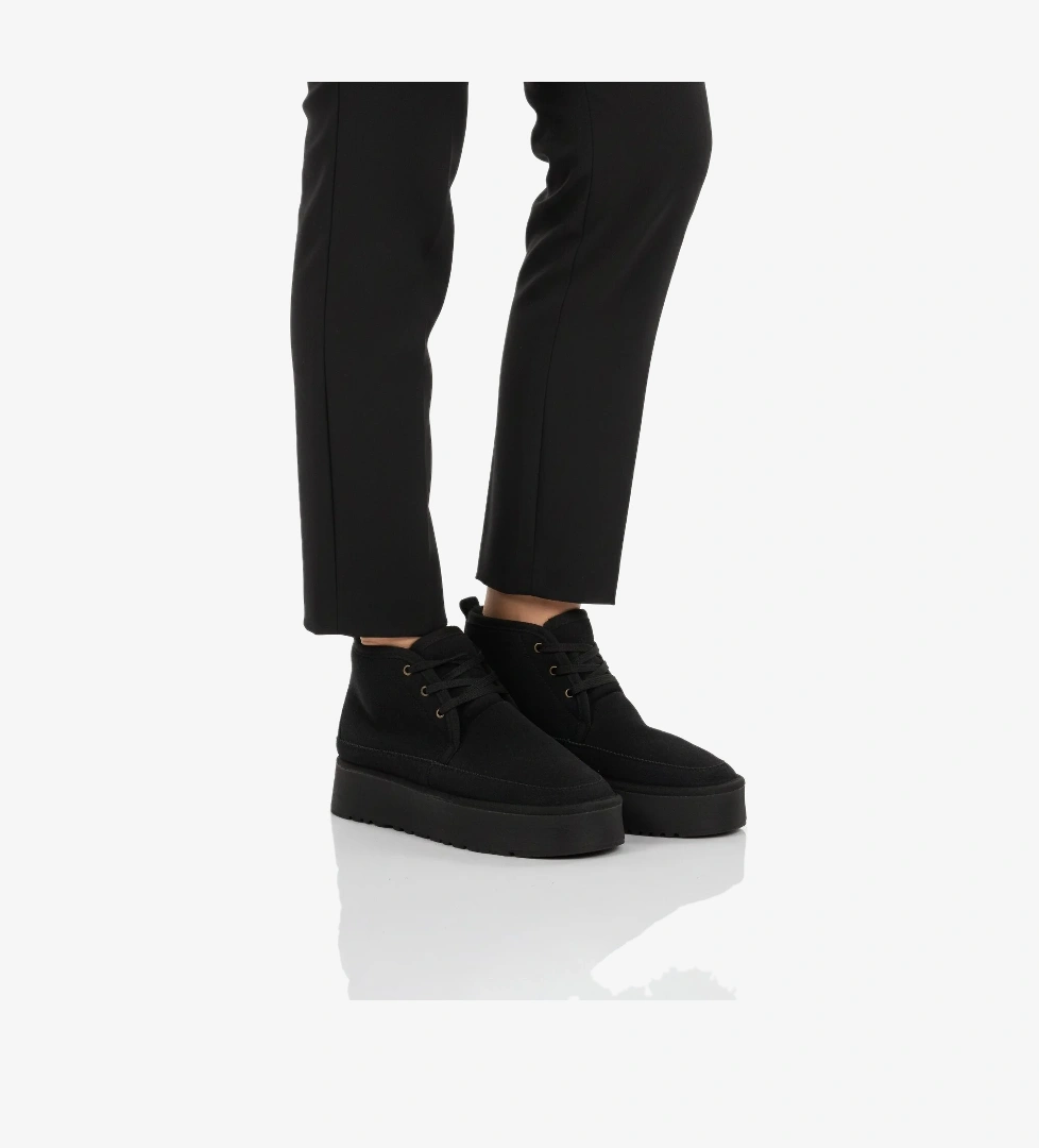 Aspor Siyah İçi Kürklü Bağcıklı Kadın Düz Bot