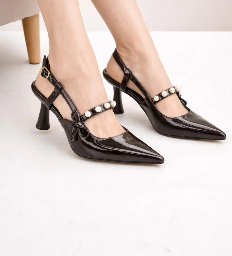 Odesa Ayakkabı Siyah Odesa Ayakkabı Odesa Sivri Kadın Burun İnci Detaylı Slingback İnce Topuk Rugan