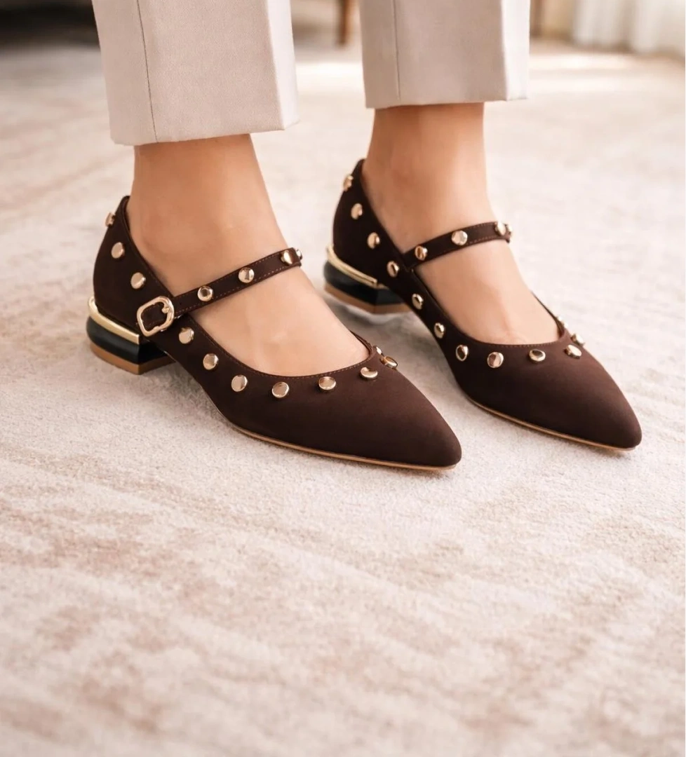 Odesa Ayakkabı Siyah Odesa Ayakkabı Odesa Zarif Detaylı Taş ve Zımba Aksesuarlı Babet